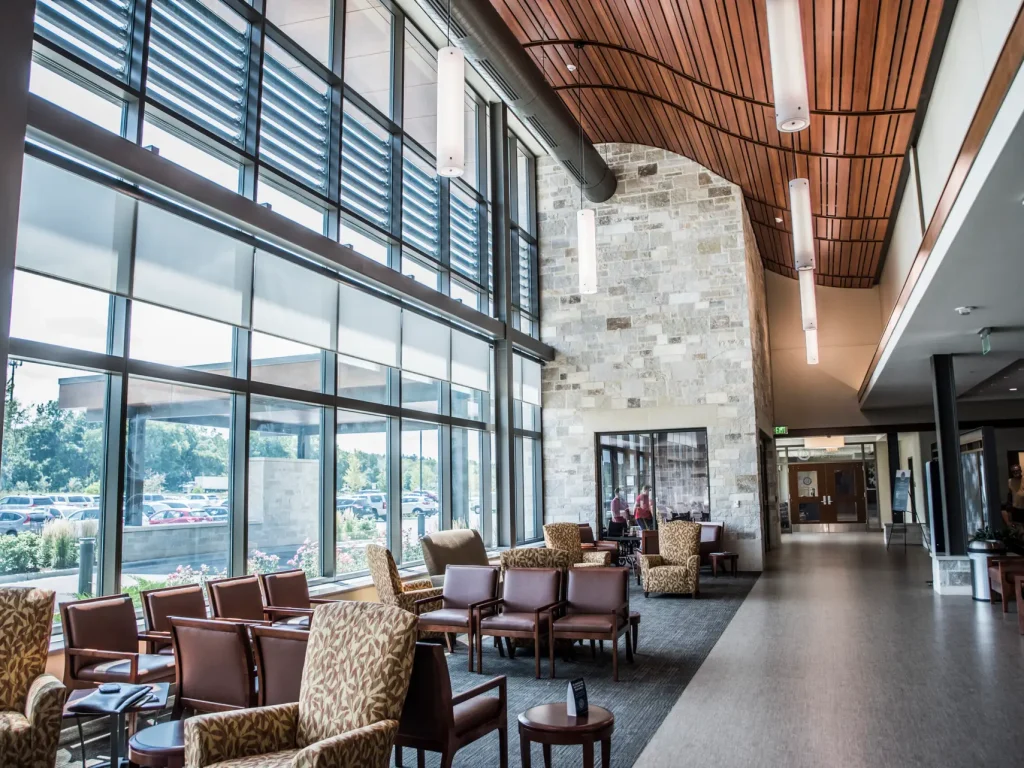 orthopaedic-associates-of-wisconsin-pewaukee-location-interior